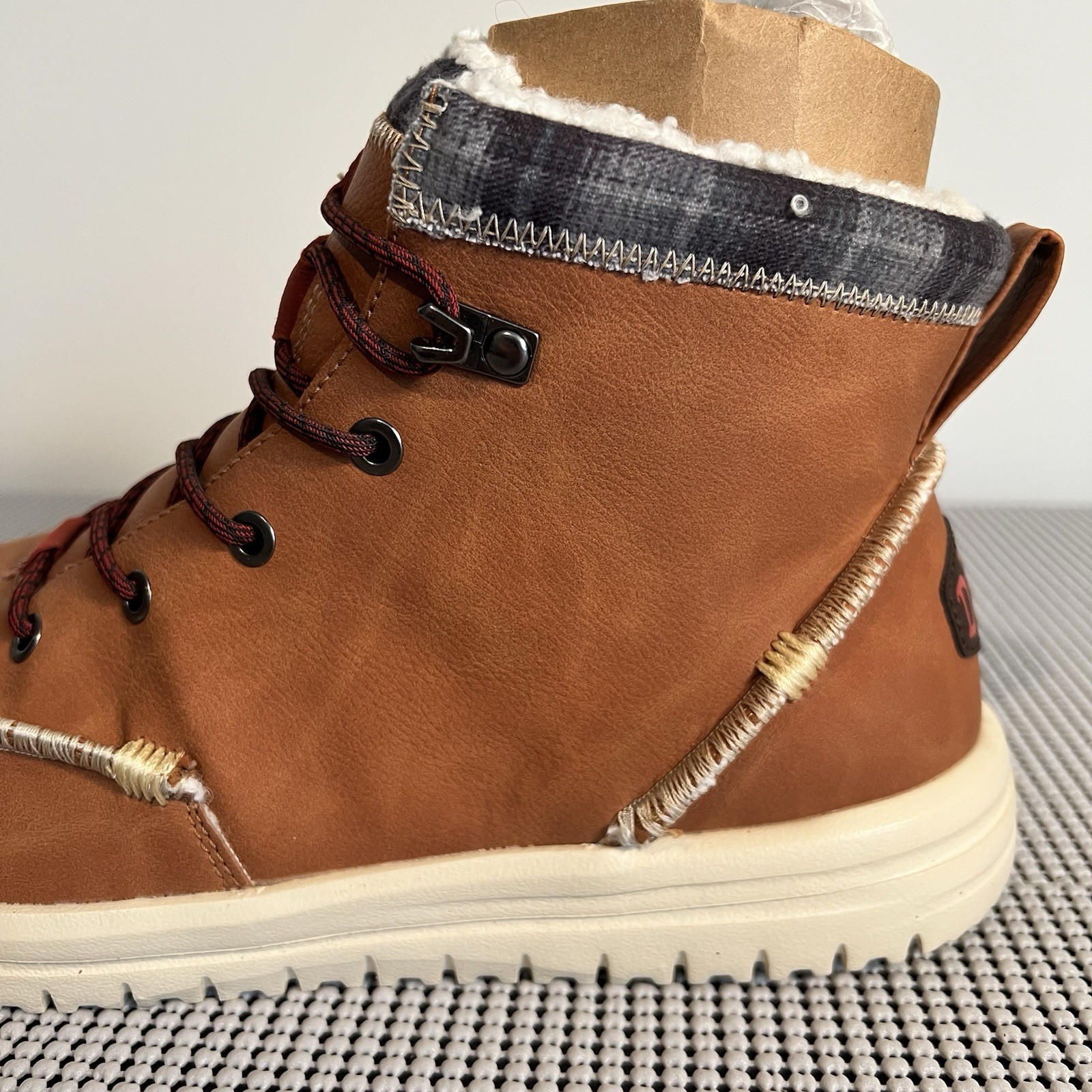 HEY DUDE Bradley Classic Cozy Winter Lined Leather Boots Cognac Brown – Men’s 12