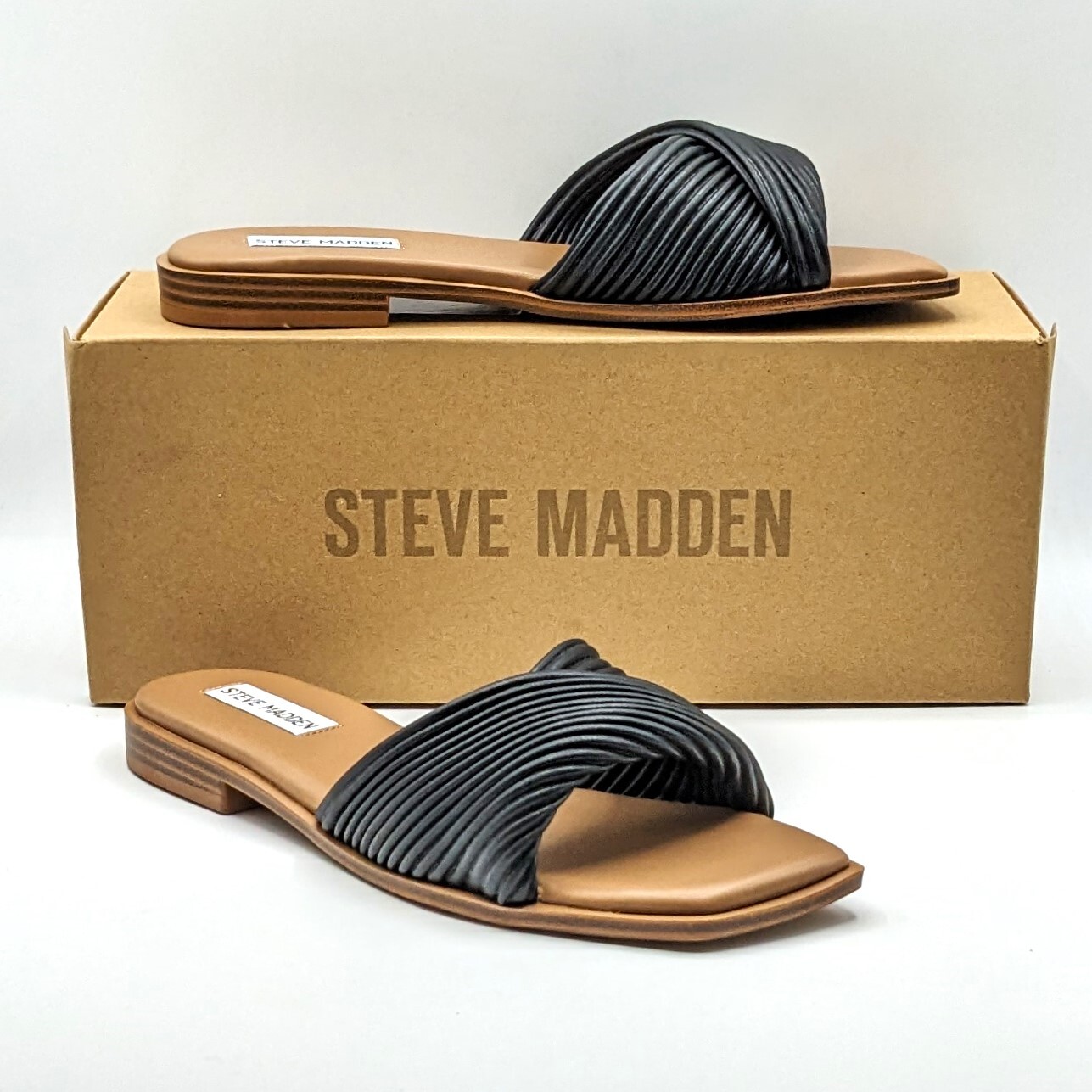 Steve Madden’s LIMITT Women’s Cross Textured Black Leather Flat Mule Sandal NEW