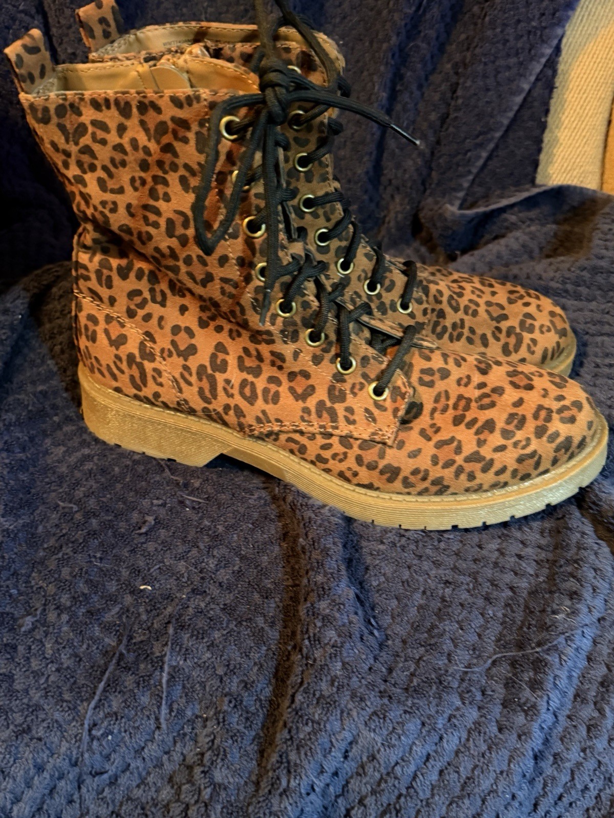 Time and Tru Kids Size 9 Leopard Print Combat Ankle Boots Lace-Up Side Zip