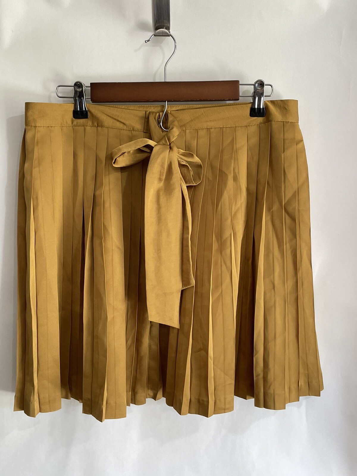 Gep Pleated Mustard Yellow Gold With Bow Shimmer Skirt Size 10 Lined 100% Polyes