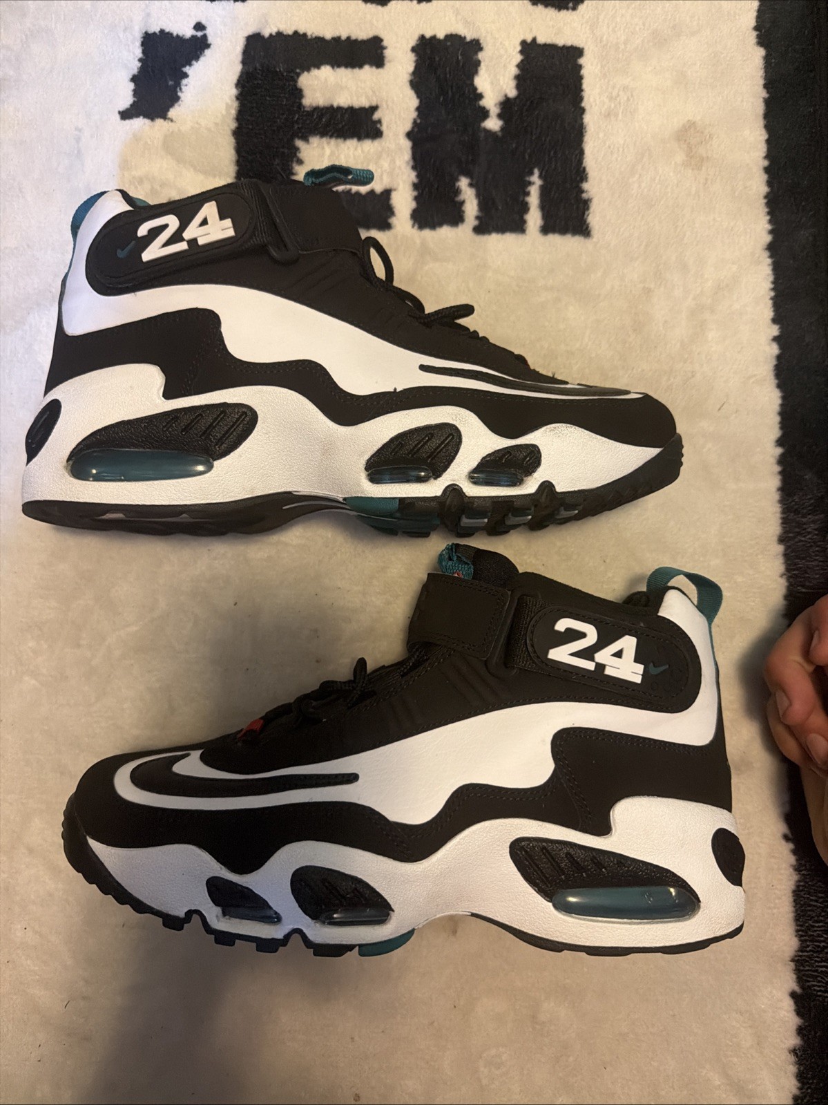 DD8558-100 Men’s 8.5 Nike Air Griffey Max 1 “Freshwater” White/Black-Fresh Water