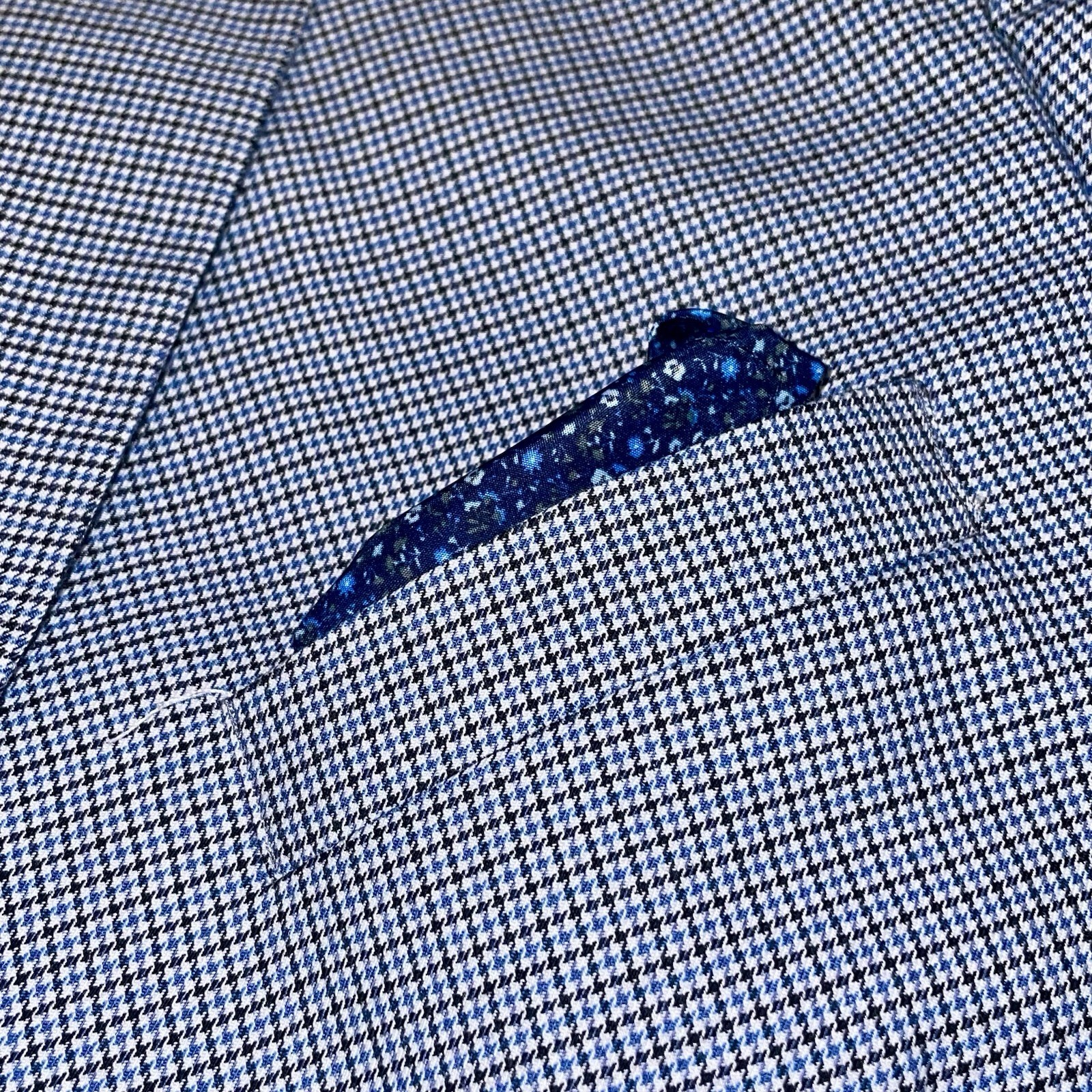 Alan Flusser Blue Check Floral Liner PolyBlend Mens•48R SportsCoat Jacket Blazer