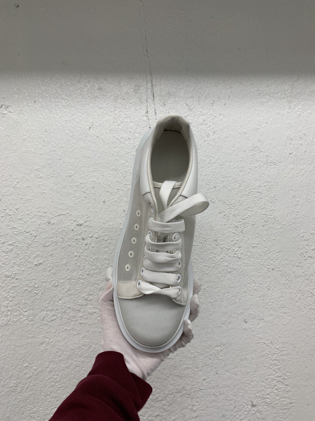 New With Box Men’s Oversized Alexander McQueen Sneaker White EU 42 US 9 X110