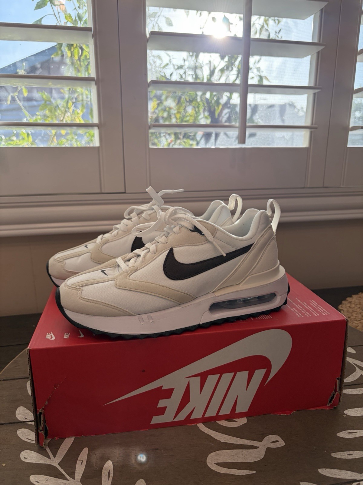 Size 6.5 – Nike Air Max Dawn