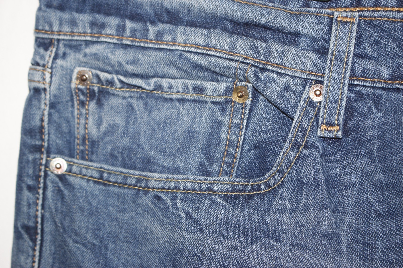 New Levi’s Jeans Men’s 44×34 Athletic Fit Taper 541 Stretch Distressed Med Wash