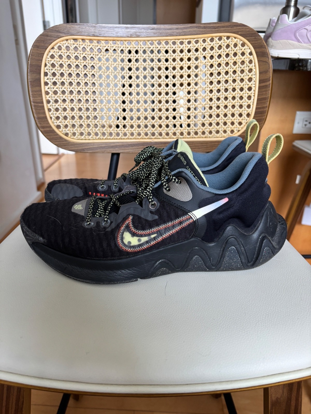 Used but Great Price – Men’s Size 11 – Nike Giannis Immortality Force Field