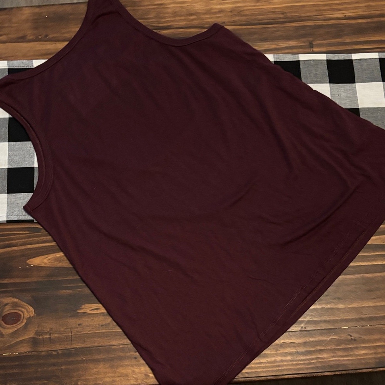 Queen official merch Maroon Graphic Tank Top sleeveless 1 xl