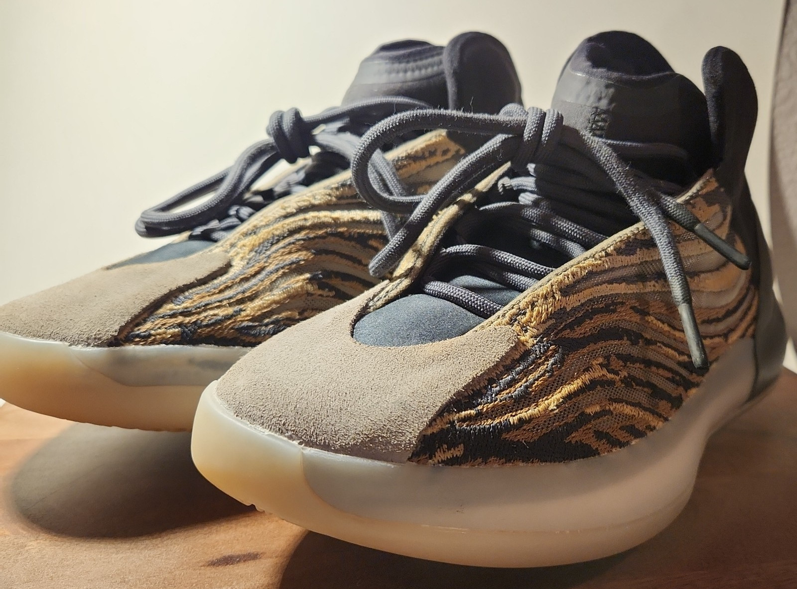 Adidas Yeezy Quantum Amber Tint Boost Basketball Sneakers Size 7.5 Men’s READ