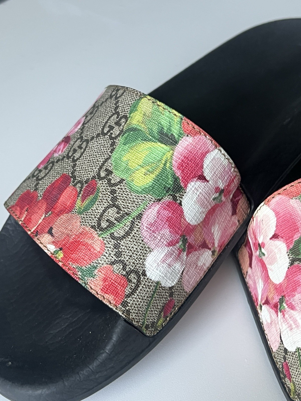 Gucci GG Supreme Blooms Slides Floral Slide Sandals Size 7.5 w/ Box Authentic