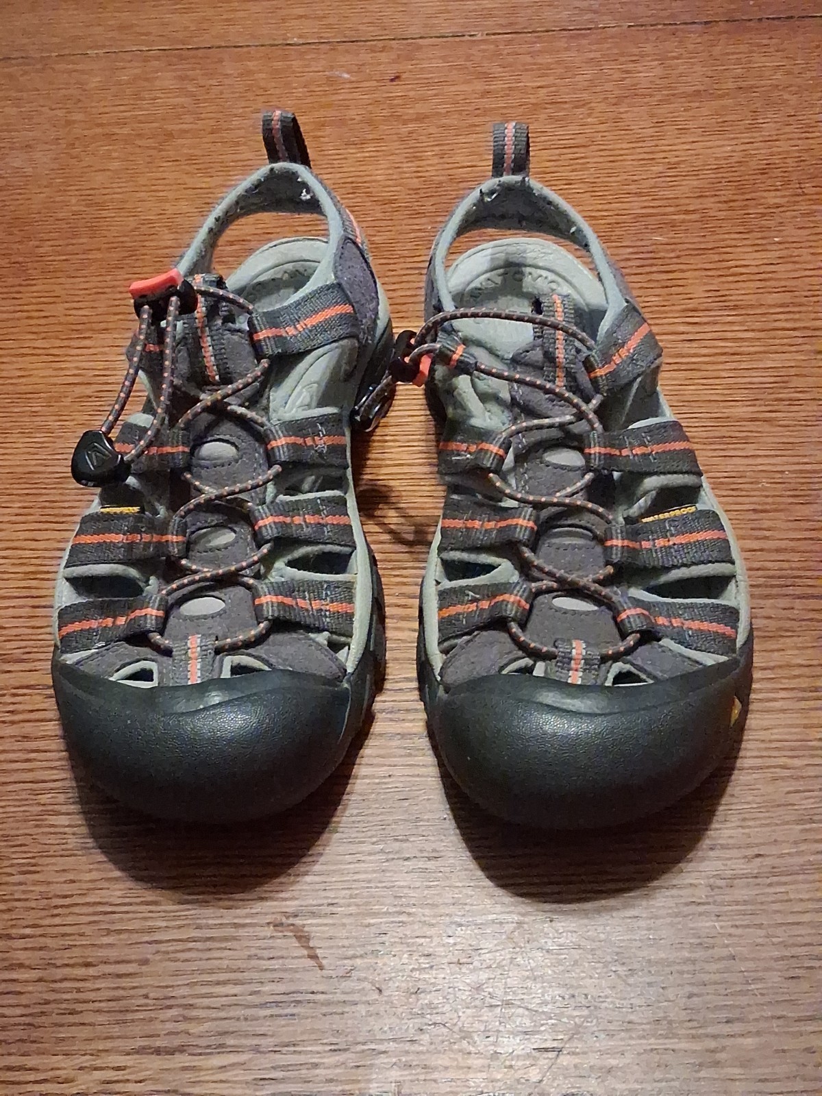 Keen Newport H2 Womens Size 7 Sandals Hiking Outdoor Sandals Shoes Gray 1010955