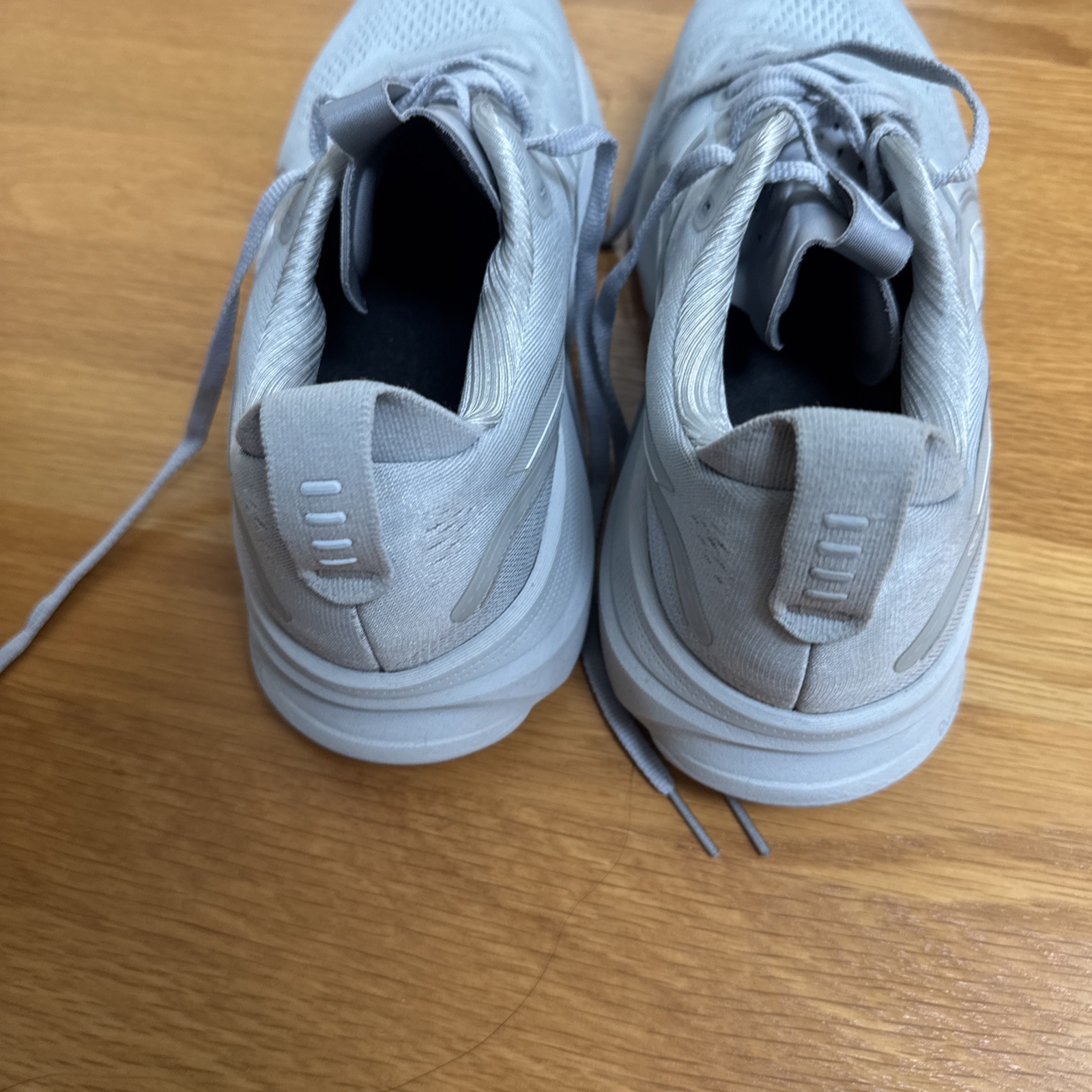 ASICS Gel Kayano 32 light gray size 9