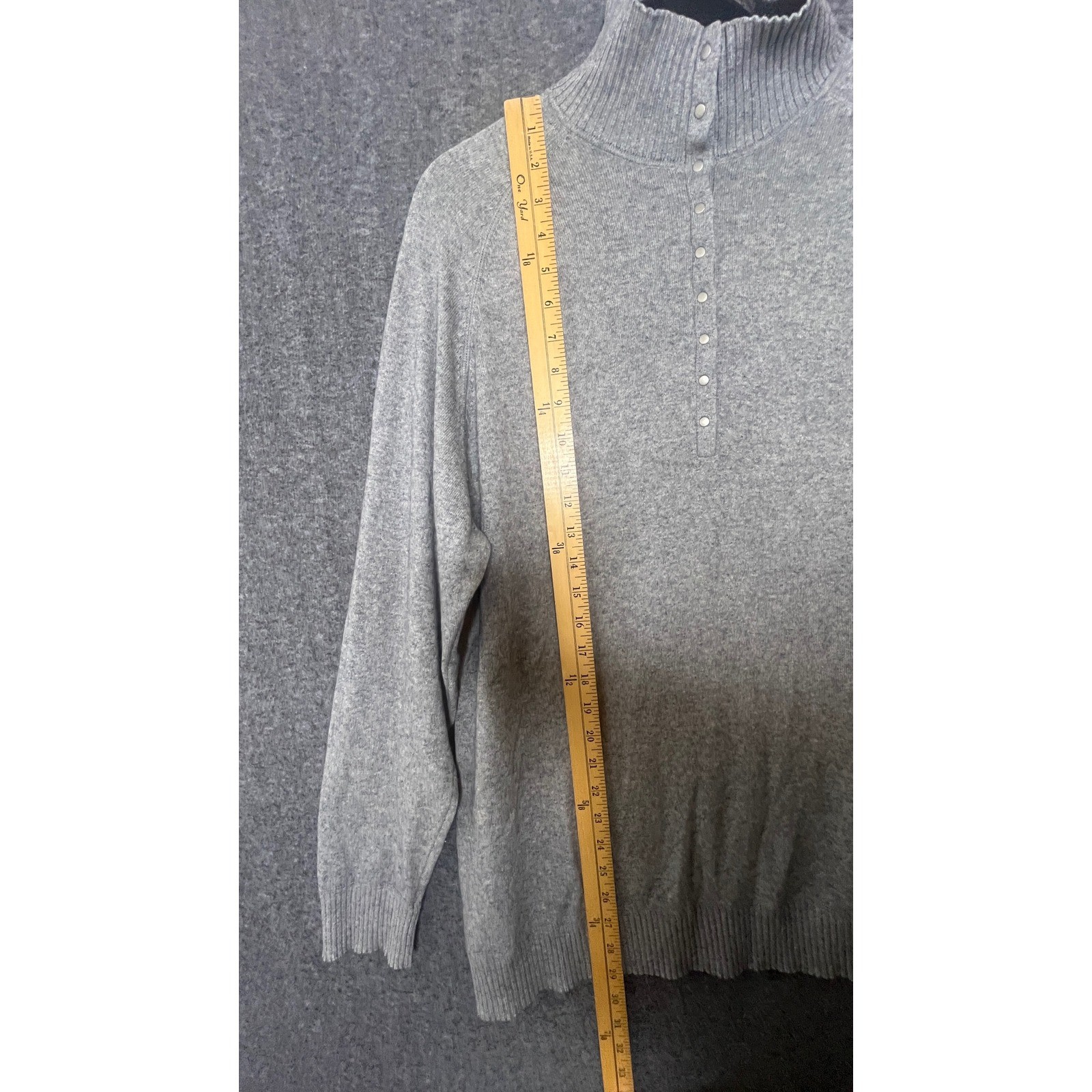 Chicos Silk Cashmere Blend Gray Snap Mock Neck Sweater Womens Size 2 L Neutral