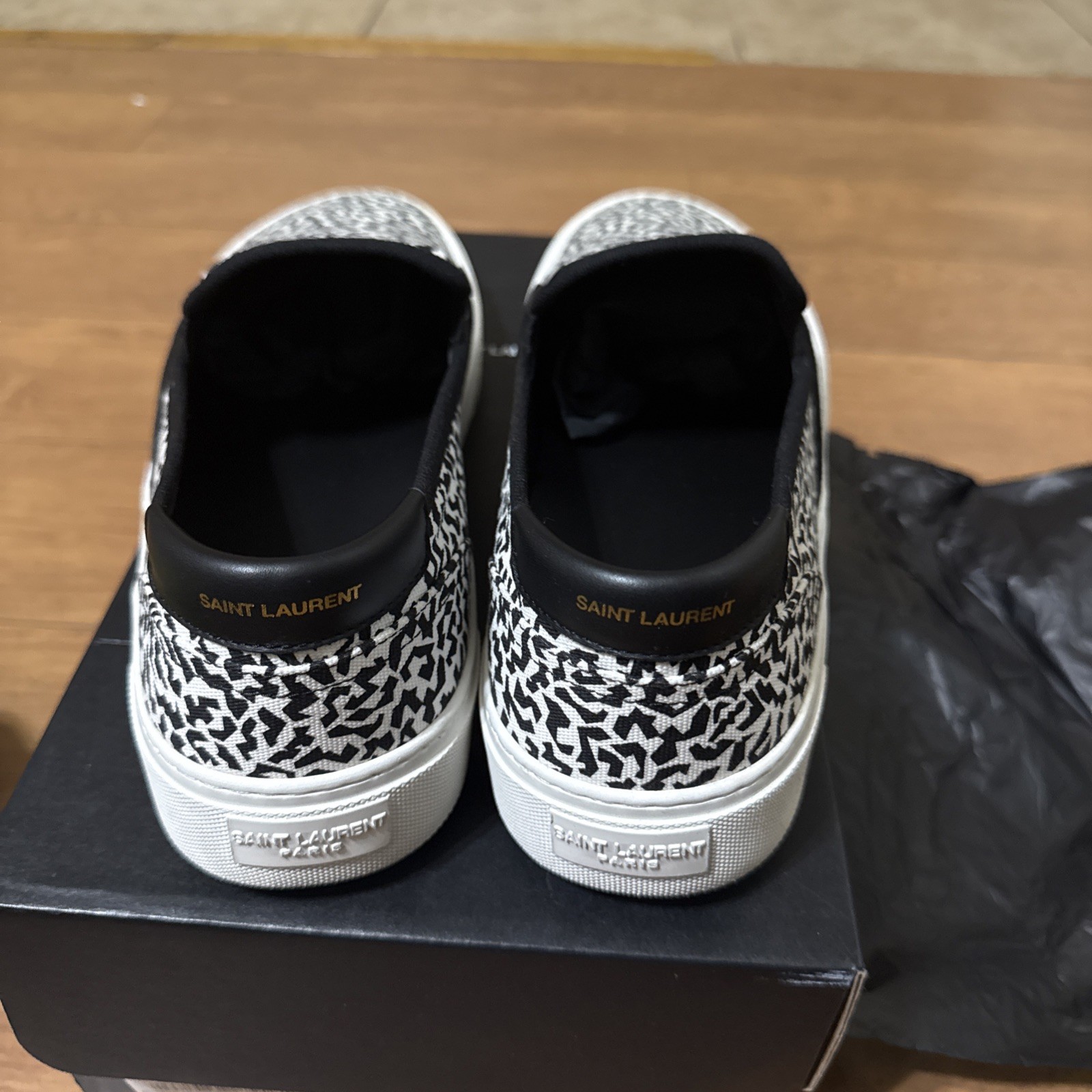 $330 Saint Laurent Black / White Venice Sneakers size US 15, EU 48 Made in Italy