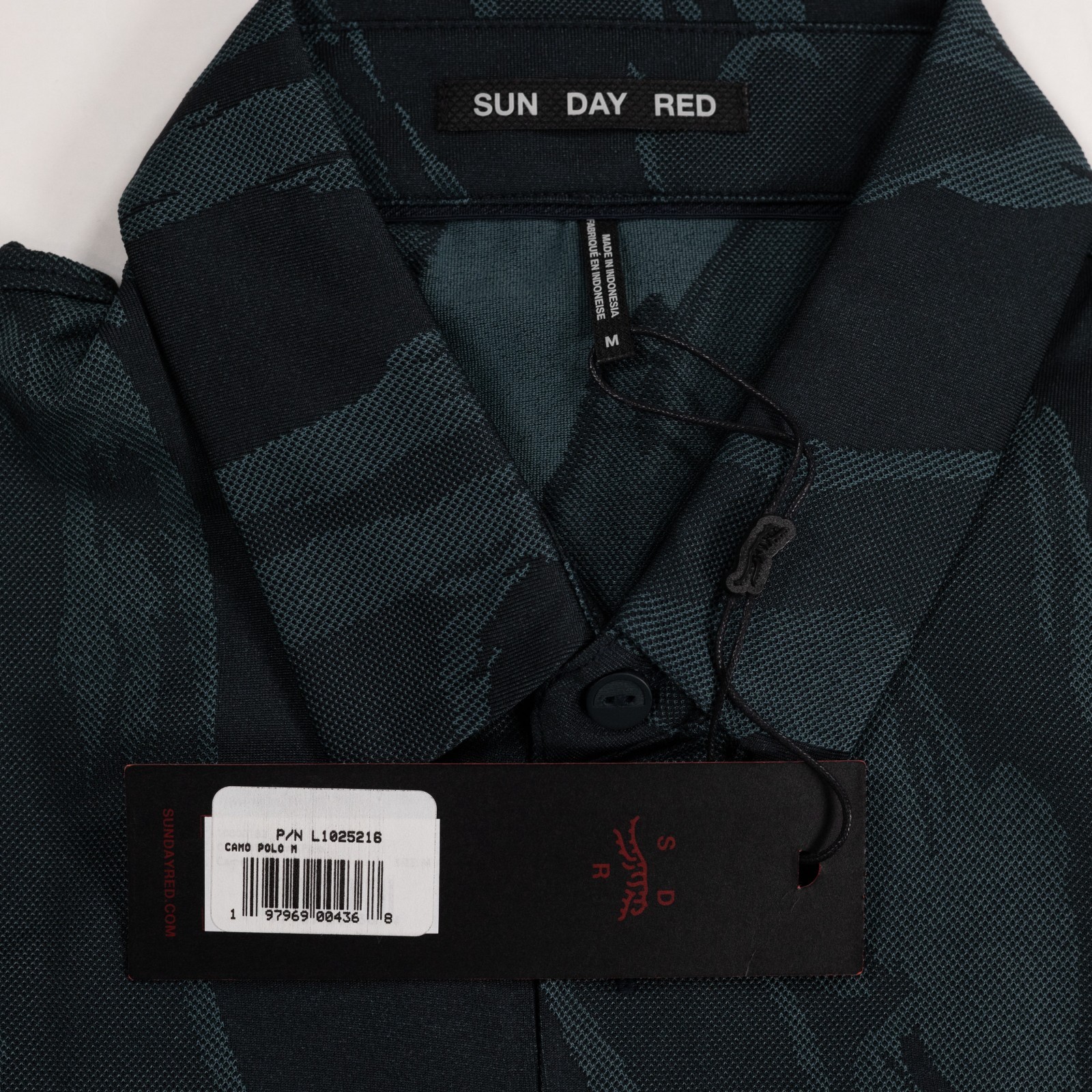 Sun Day Red Tiger Woods Abstract Camo Polo Shirt Medium Black Green NWT Golf