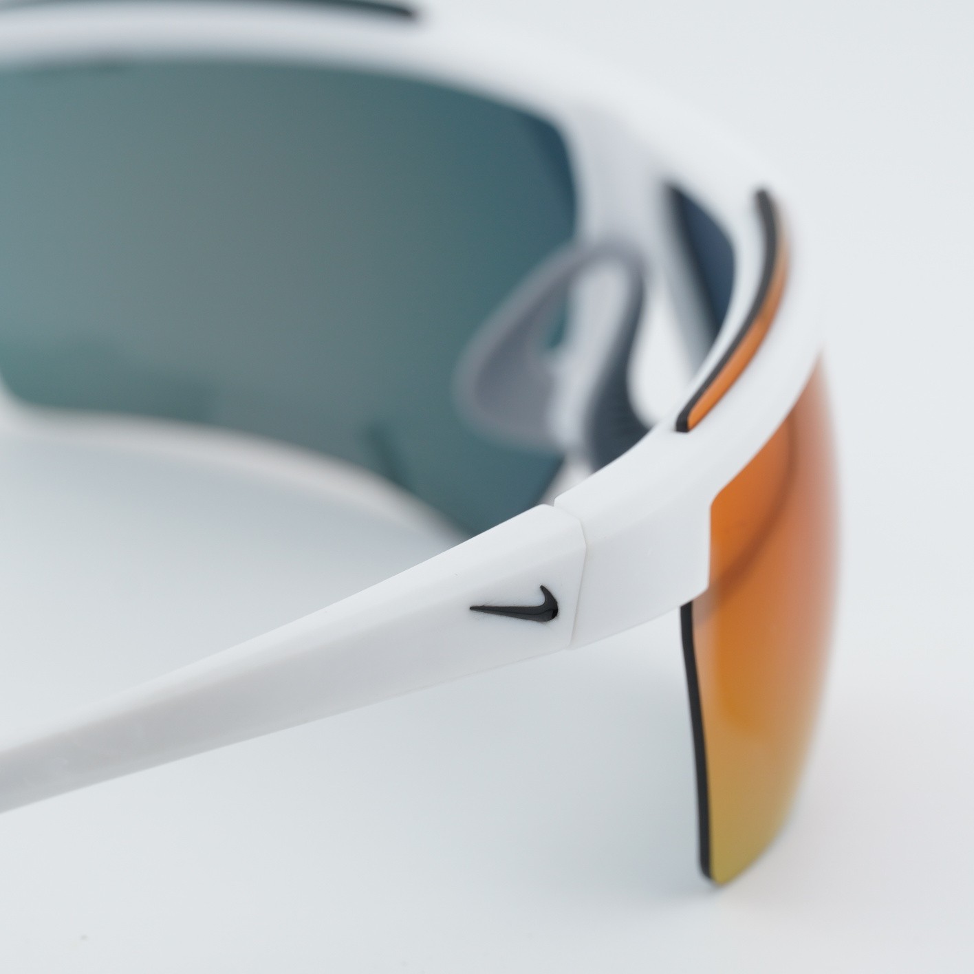 New Nike NIKE WINDSHIELD 20 CW1287 100 White/Field Tint 75-09-130 Sunglasses