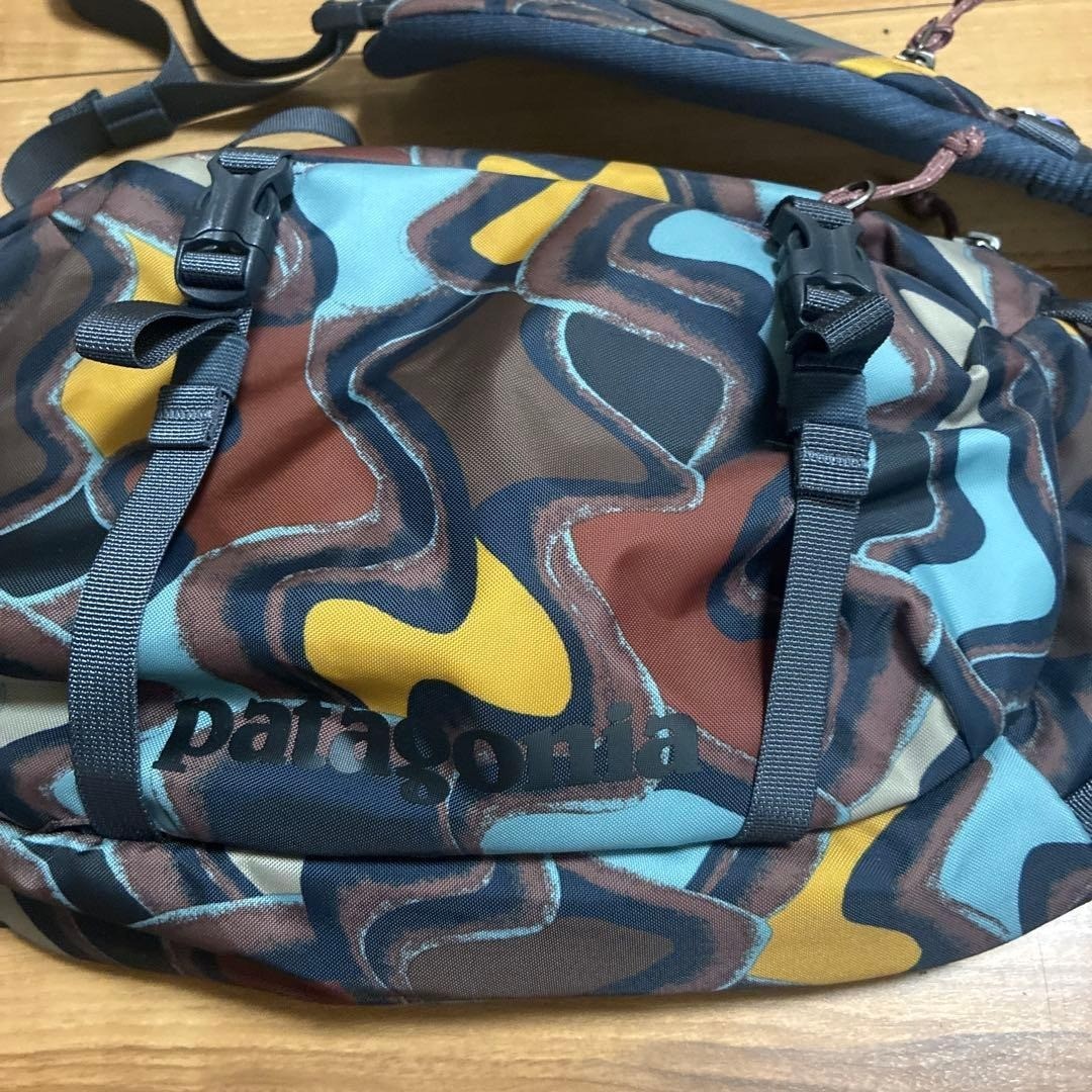 Patagonia P6 Atom Sling 8L Shoulder Bag