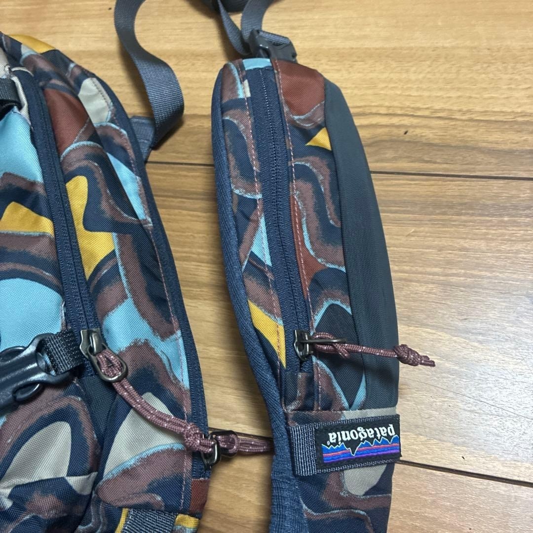 Patagonia P6 Atom Sling 8L Shoulder Bag