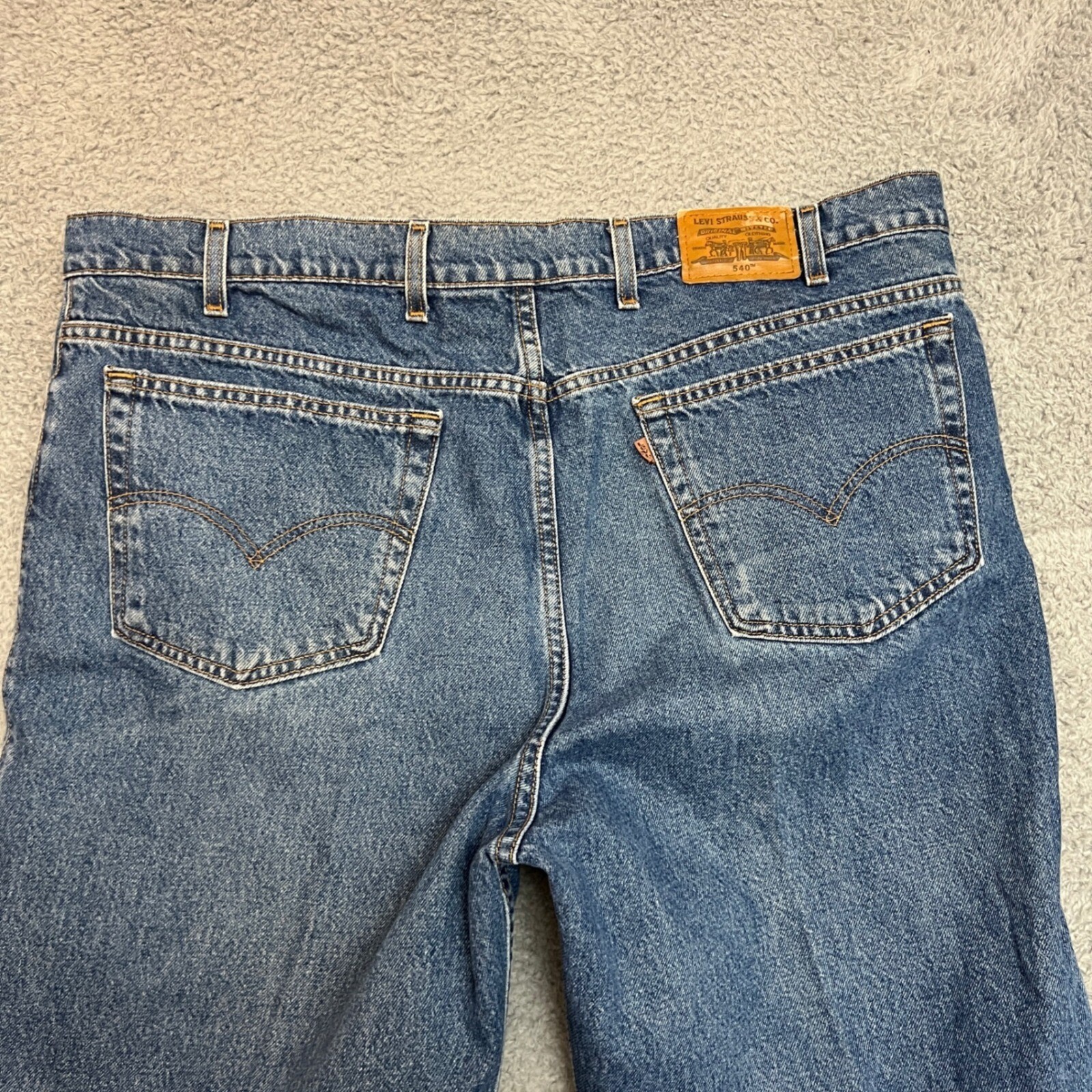Levi 540 Jeans Mens 44×30 Blue Excellent Relaxed Fit Straight Leg Denim