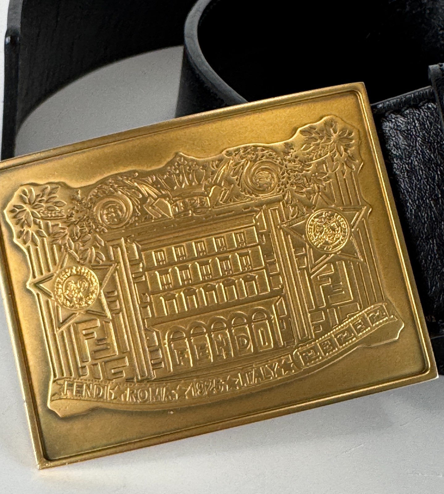 Fendi New Auth Women Black Leather Gold Tone Belt 75 cm 30 in Palazzo Buckle Bag