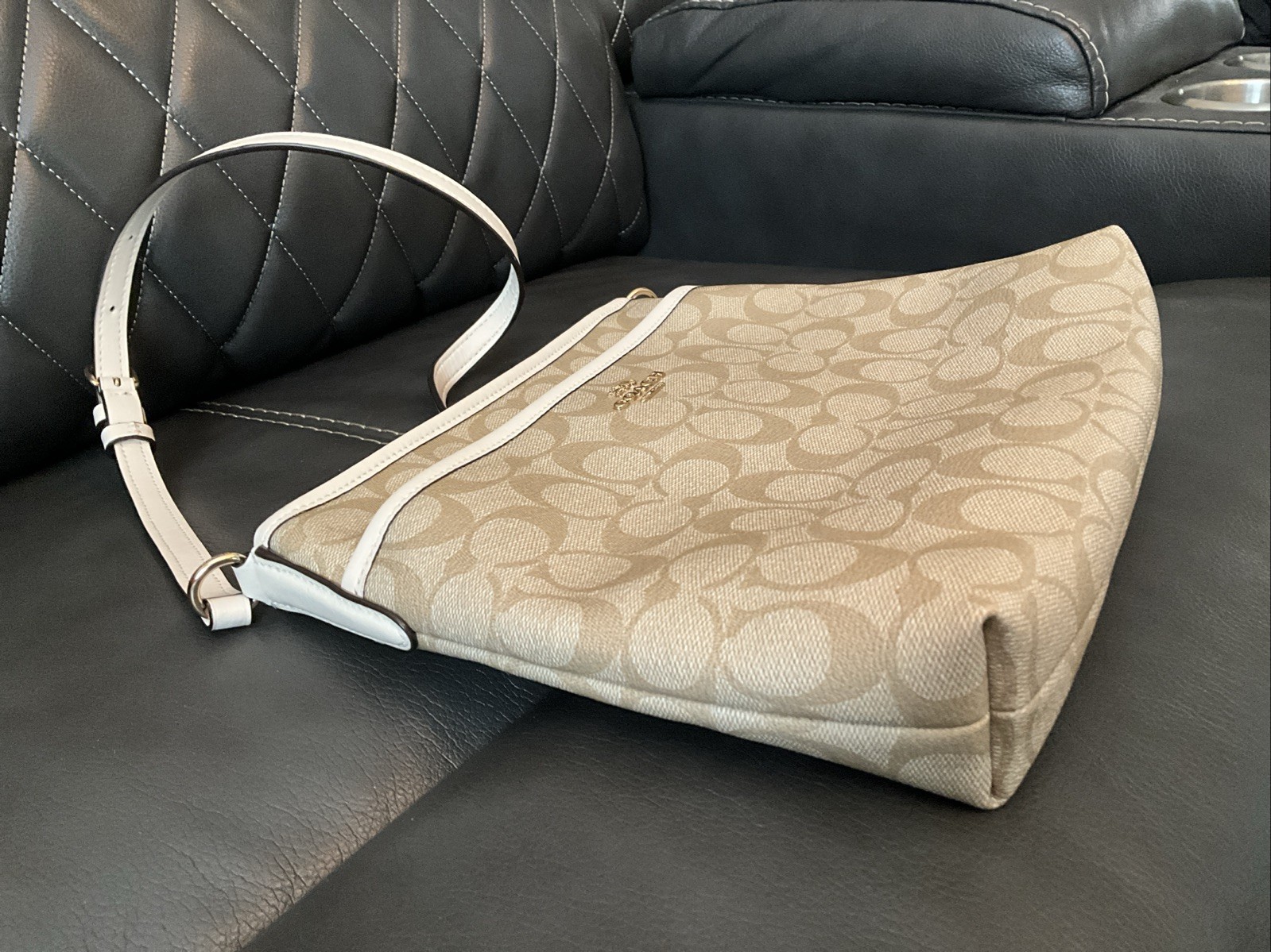 Coach No E1847-F29210 Authentic Coach Signature PVC Leather Beige/White Gold