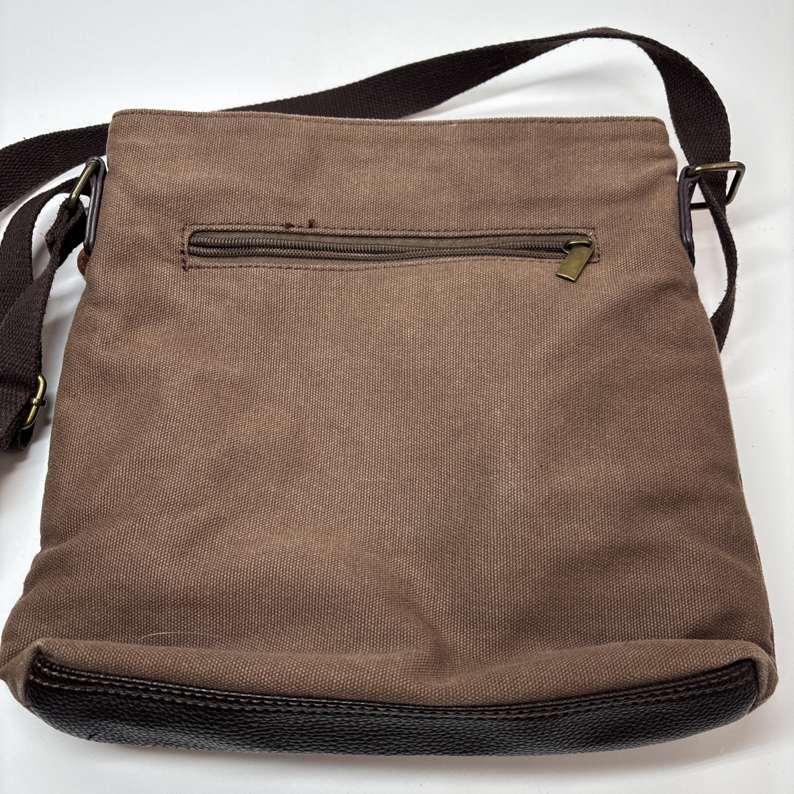 Chala Fox Deluxe Messenger Bag Brown Crossbody faux leather & canvas, Pockets!