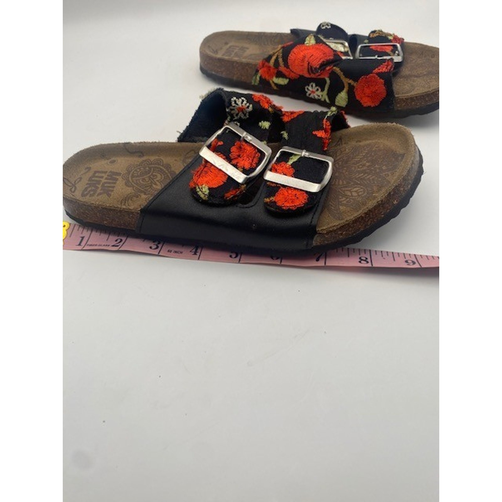MUK LUKS Women’s Size 6.5 Double Buckle Slide Sandals Black Floral Embroidered