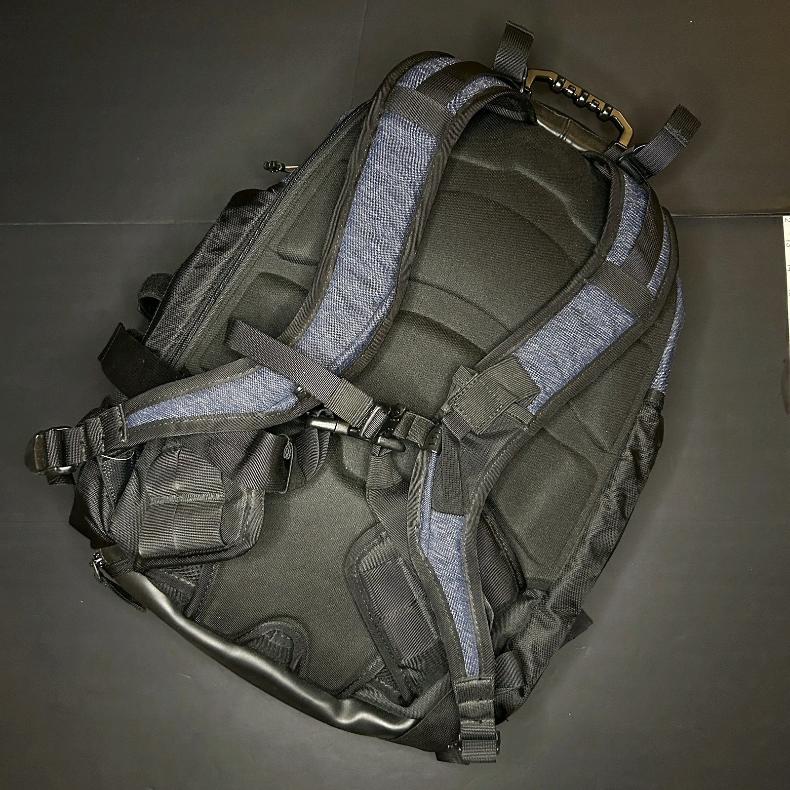 GENUINE Oakley Kitchen Sink TACTICAL Backpack UNIQUE Stealthblack RARE Blue EUC