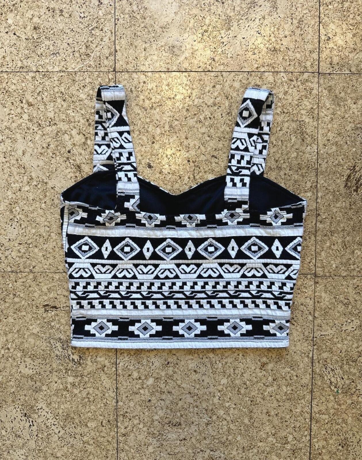 Ginger G Aztec Print Crop Tank Top Women’s Medium Black White Southwest Boho
