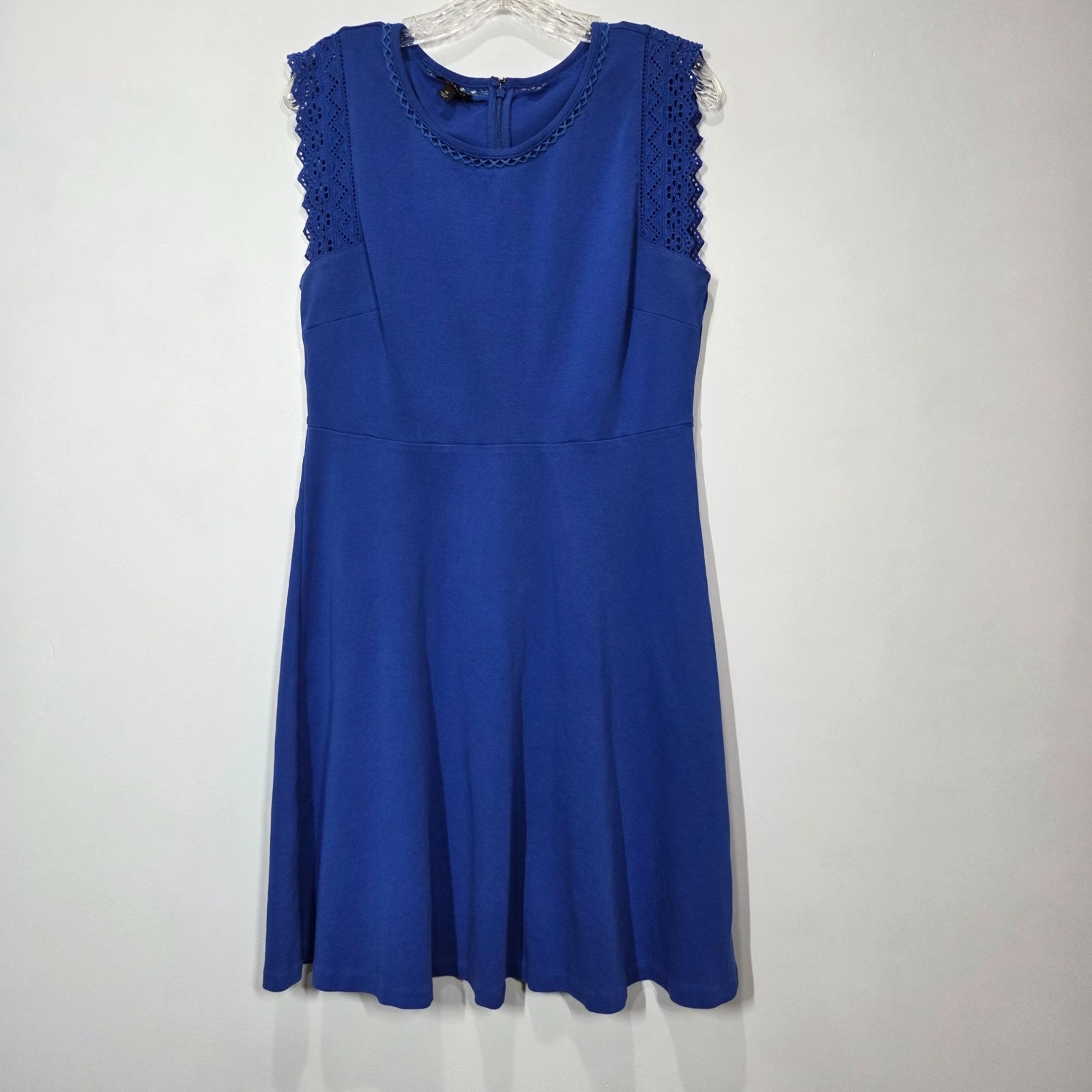 Talbots Dress Medium Blue Eyelet Trim Feminine Preppy Coastal Nautical Casual