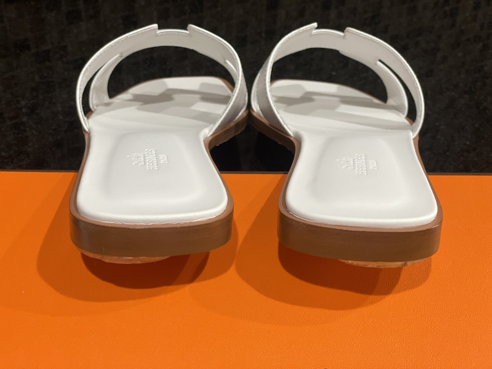 NEW Hermes White / Blanc Oran Sandals 40.5