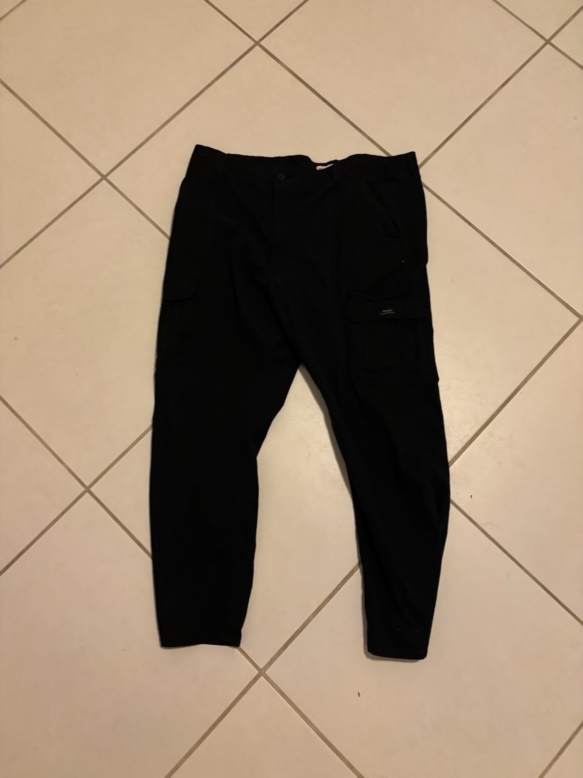 Wrangler Pants Mens Size 42×32 Black Relaxed Fit Cargo Utility Casual Work READ