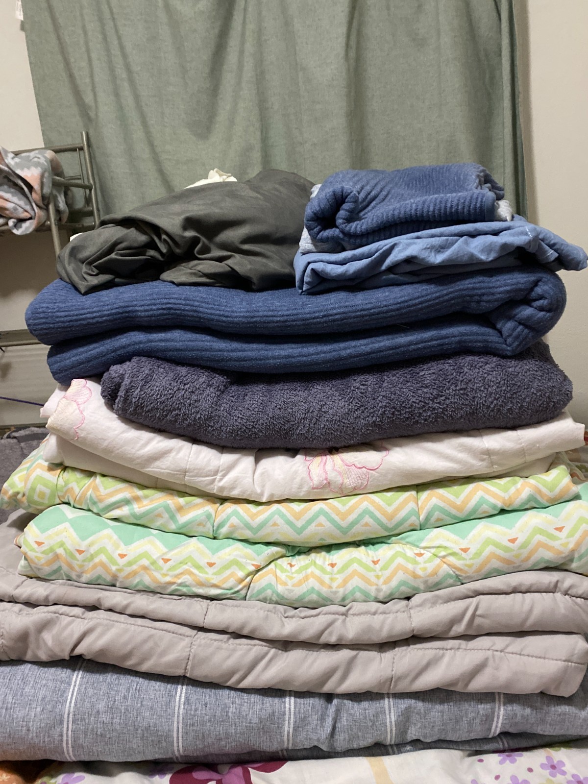 Mystery Bundle Box Sale, Clothes/Shoes/Accessories/Bedding/Beauty, Women/Men/Kid
