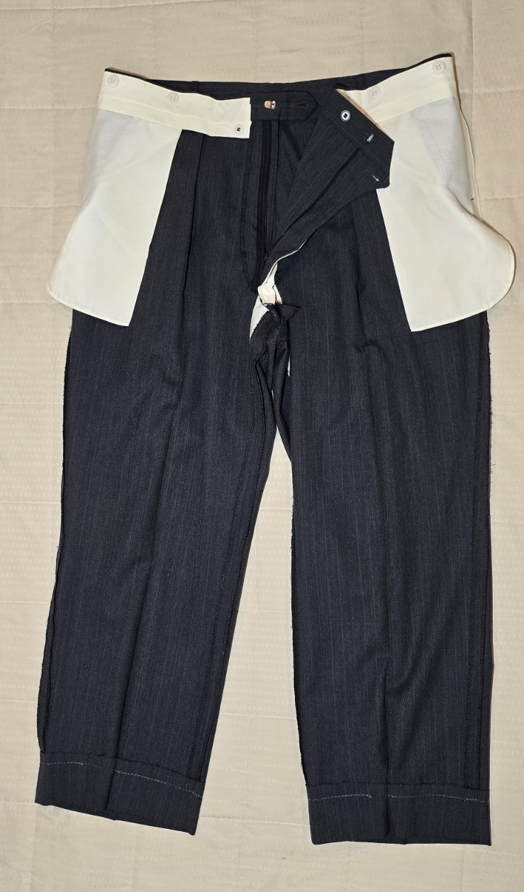 LaCrosse Larsón Florine Mens 48R 42×29+ 2 Pc Charcoal Pinstripe Suit USA Vintage