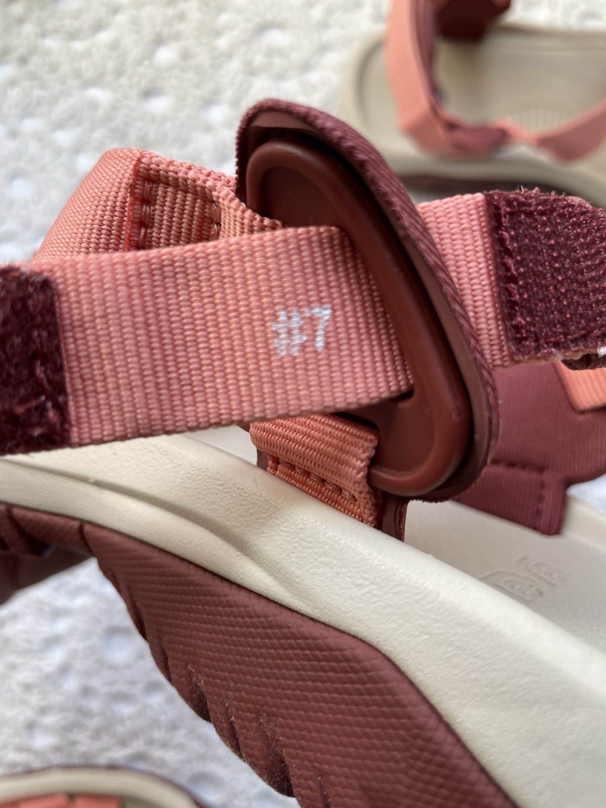 Teva Hurricane Terra Dactyl Coral Women’s Hiking Sandal Size 7