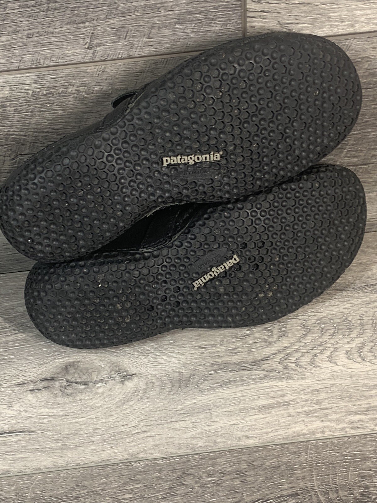 Patagonia Stitched Mary Jane Button Strap Womens 6 Poppy Black