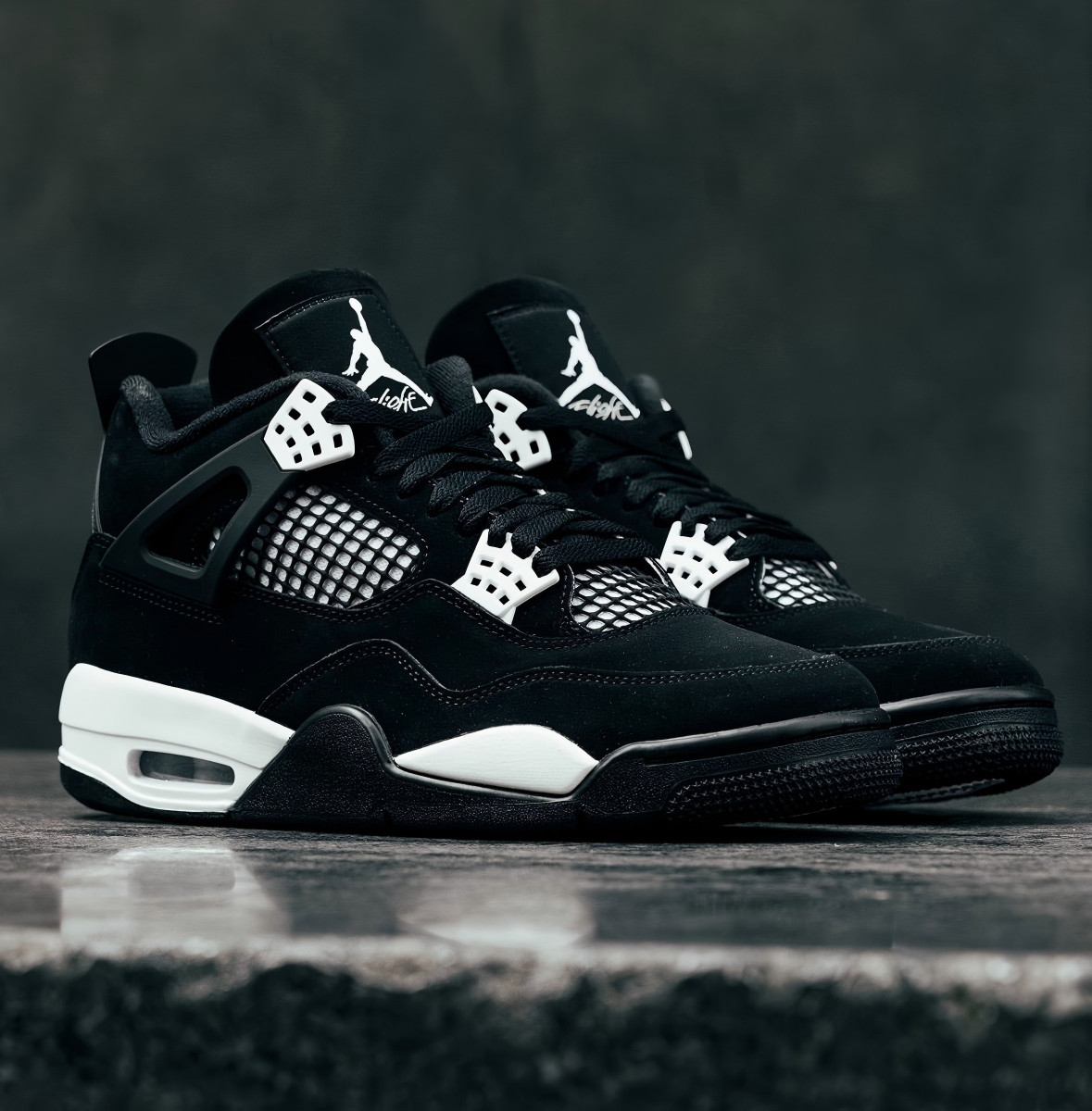 Jordan 4 Retro “White Thunder” Mid Top Basketball Shoes Men’s Size 7-12
