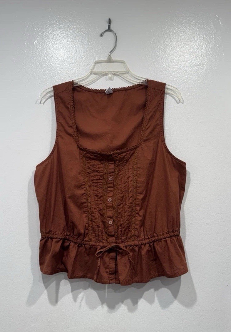 Women’s Maternity Brown Sleeveless Scoop Neck Button Front Ruffle Tank.!!!