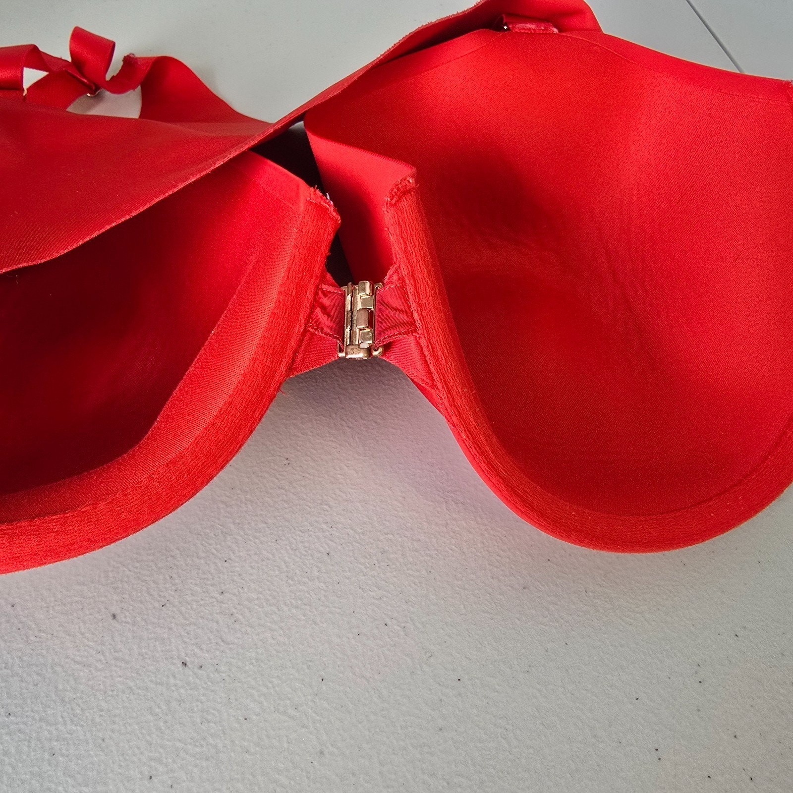 Soma Bra Women’s 42D Vanishing 360 Perfect Coverage Red Front Clasp