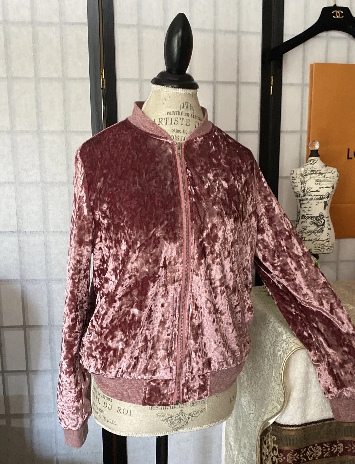 Haoduoyi Pink Lined Crushed Velvet Jacket JR Women XL (Shoulder:15, Bust 47”)