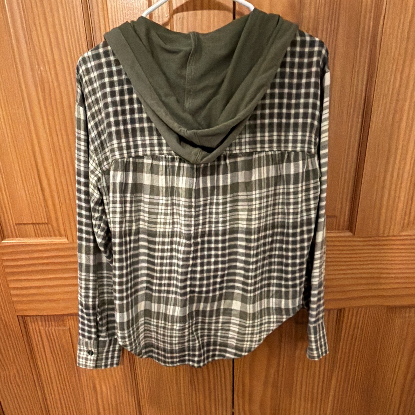 SO Women’s Green & White Plaid Hooded Button-Up Long Sleeve Shirt Size S