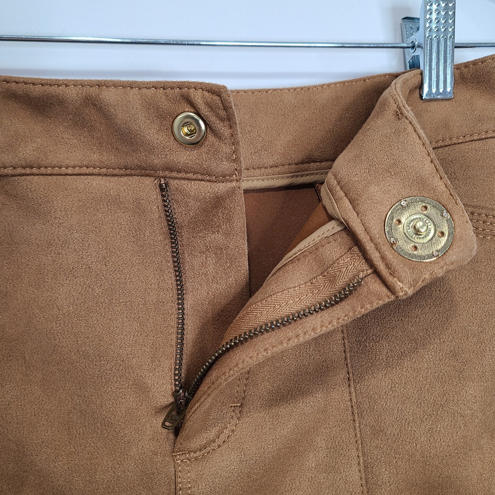 WHBM Brown Faux Suede Stretchy Snap Button Zip Mini Skirt Sz 4