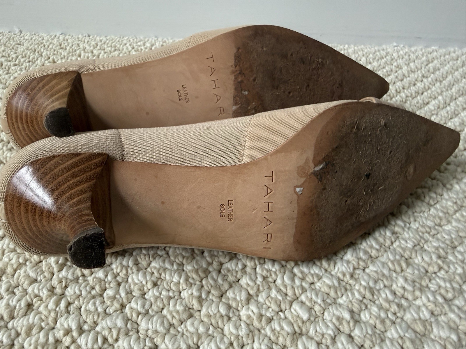 TAHARI Buckled Pointed Pumps-Size 6-Textured Fabric Upper & Leather Outsole EUC