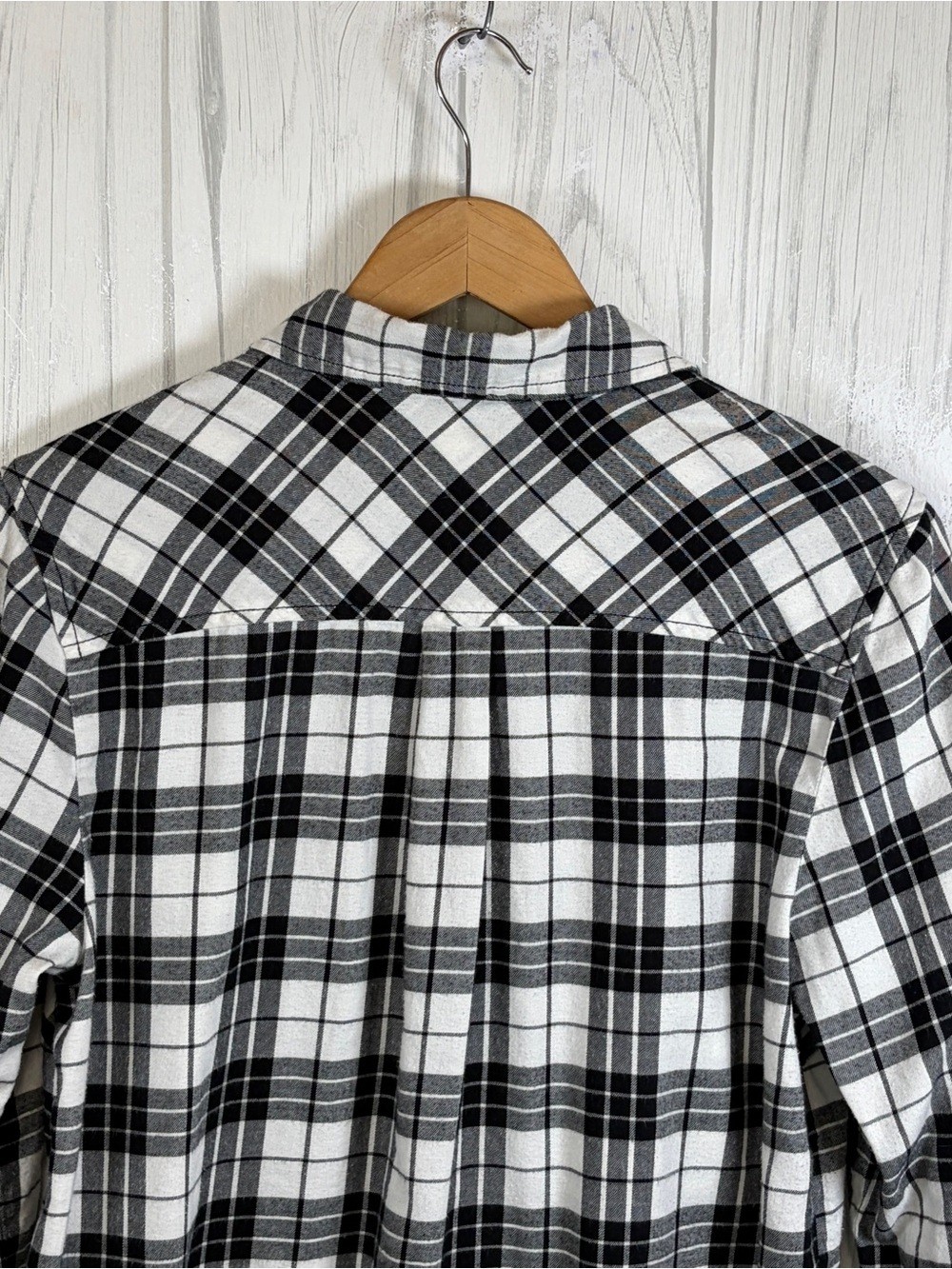 J.CREW Women’s Black & White Plaid Lightweight Flannel Button-Up, Medium