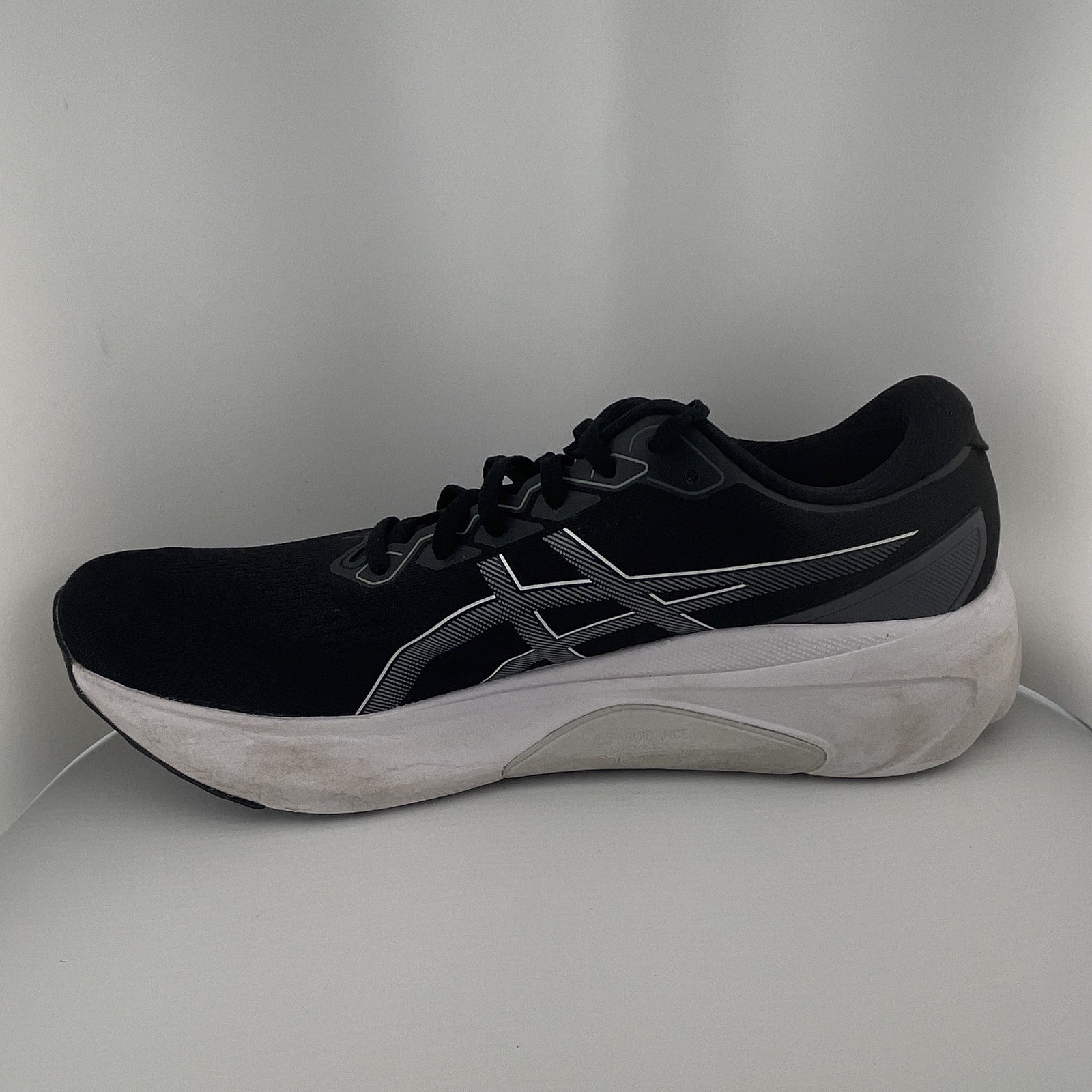 ASICS GEL-KAYANO 30 Men’s Running Shoes Black/White Low Top Lace Up 1011B548