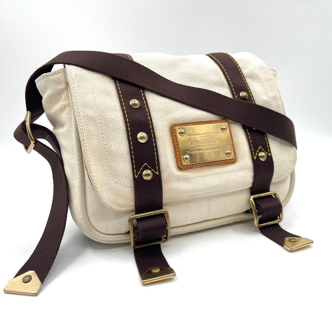 Louis Vuitton Antigua Buzas PM Shoulder Bag M40042 White Size: W11.4xH7.9 in.