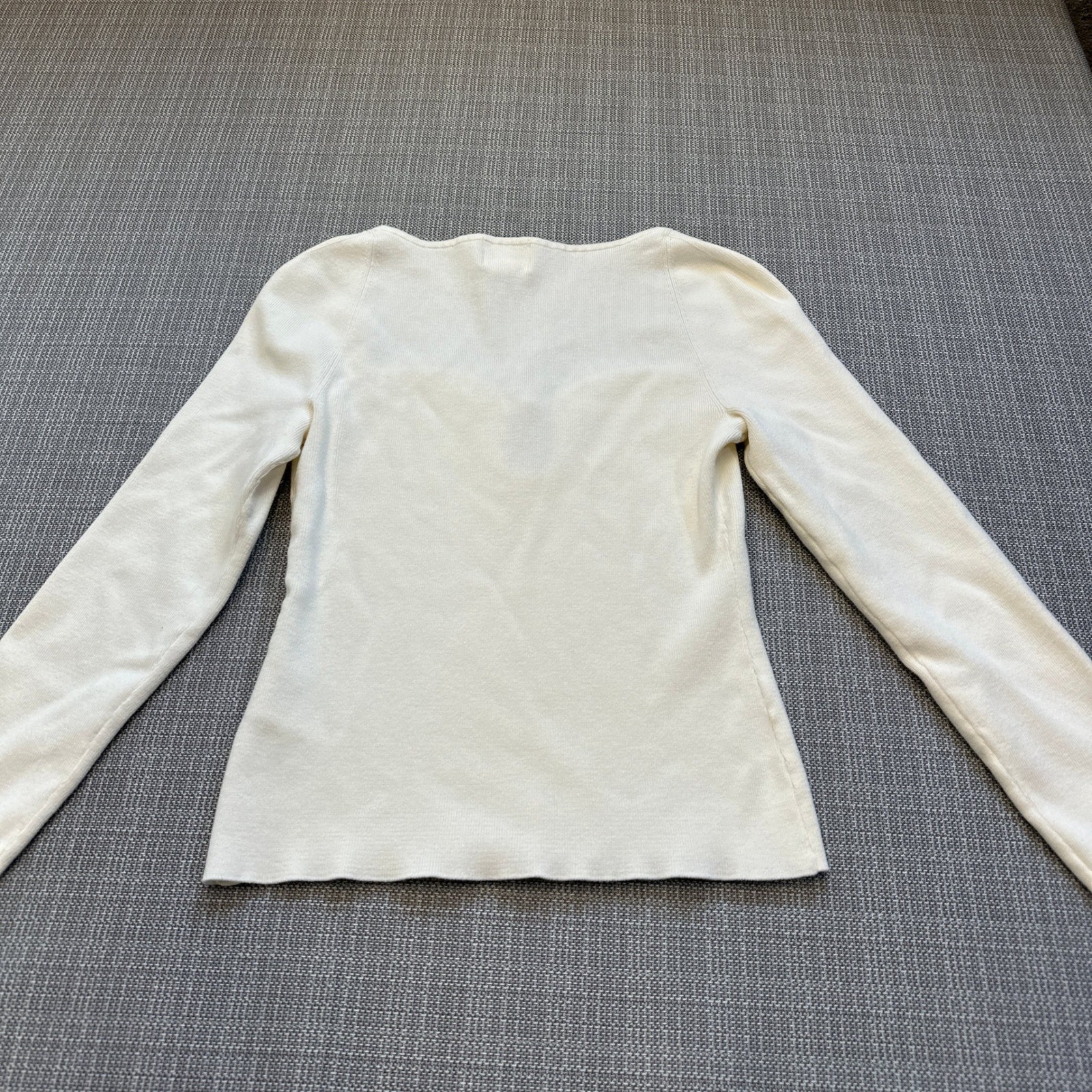 Y2K Fitted Sweater Medium Sweetheart Neckline Keyhole Coastal Romantic Dainty