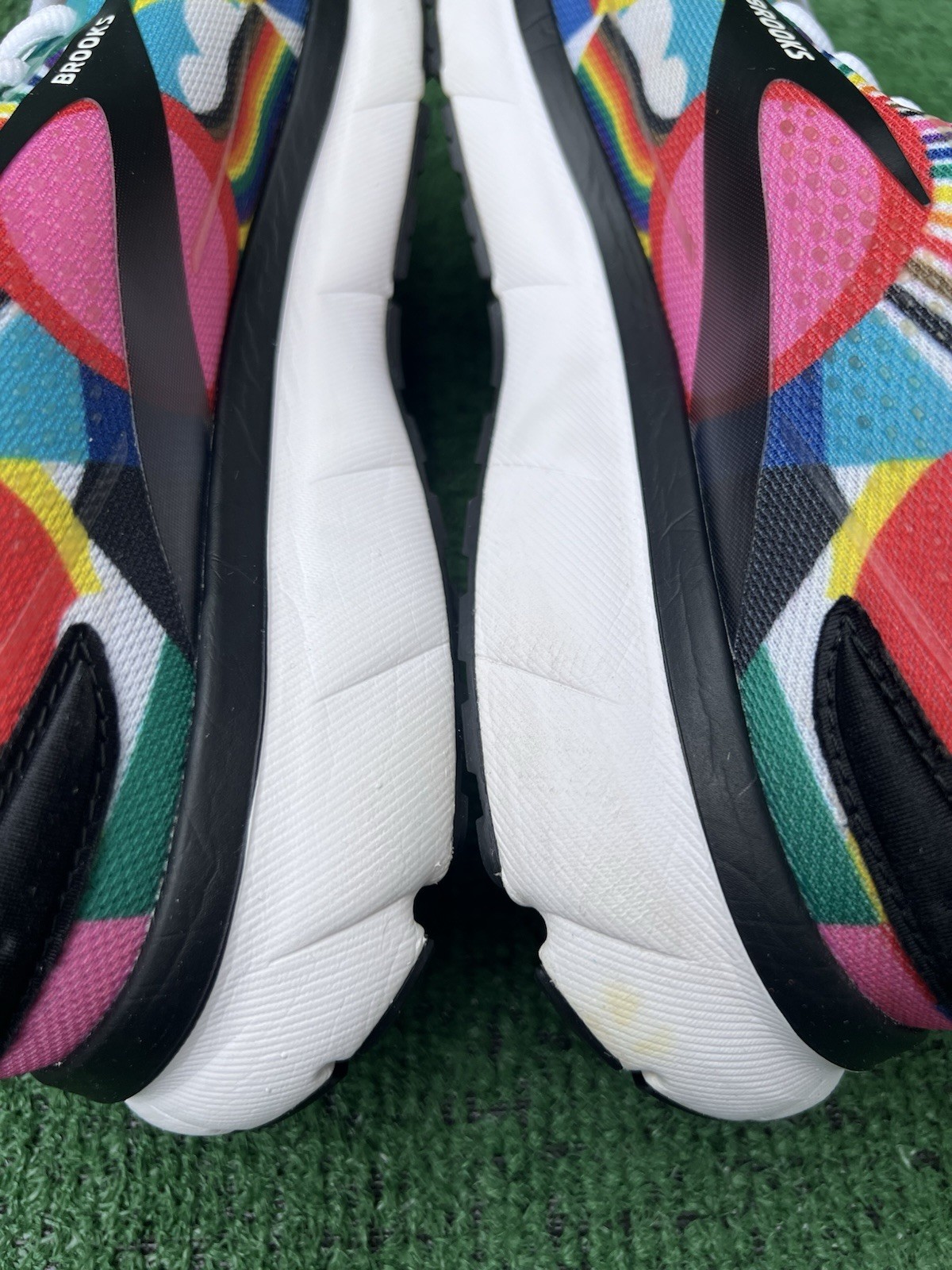 Brooks Trace 2 Shoes Lisa Congdon Running Pride Gym Sneakers Men’s Size 11.5D