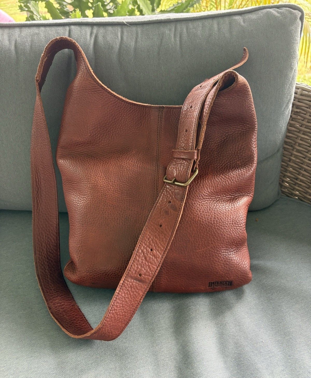 Duluth Trading Co. Brown Pebbled Shoulder Bag Zip Adjustable Strap Dust Bag