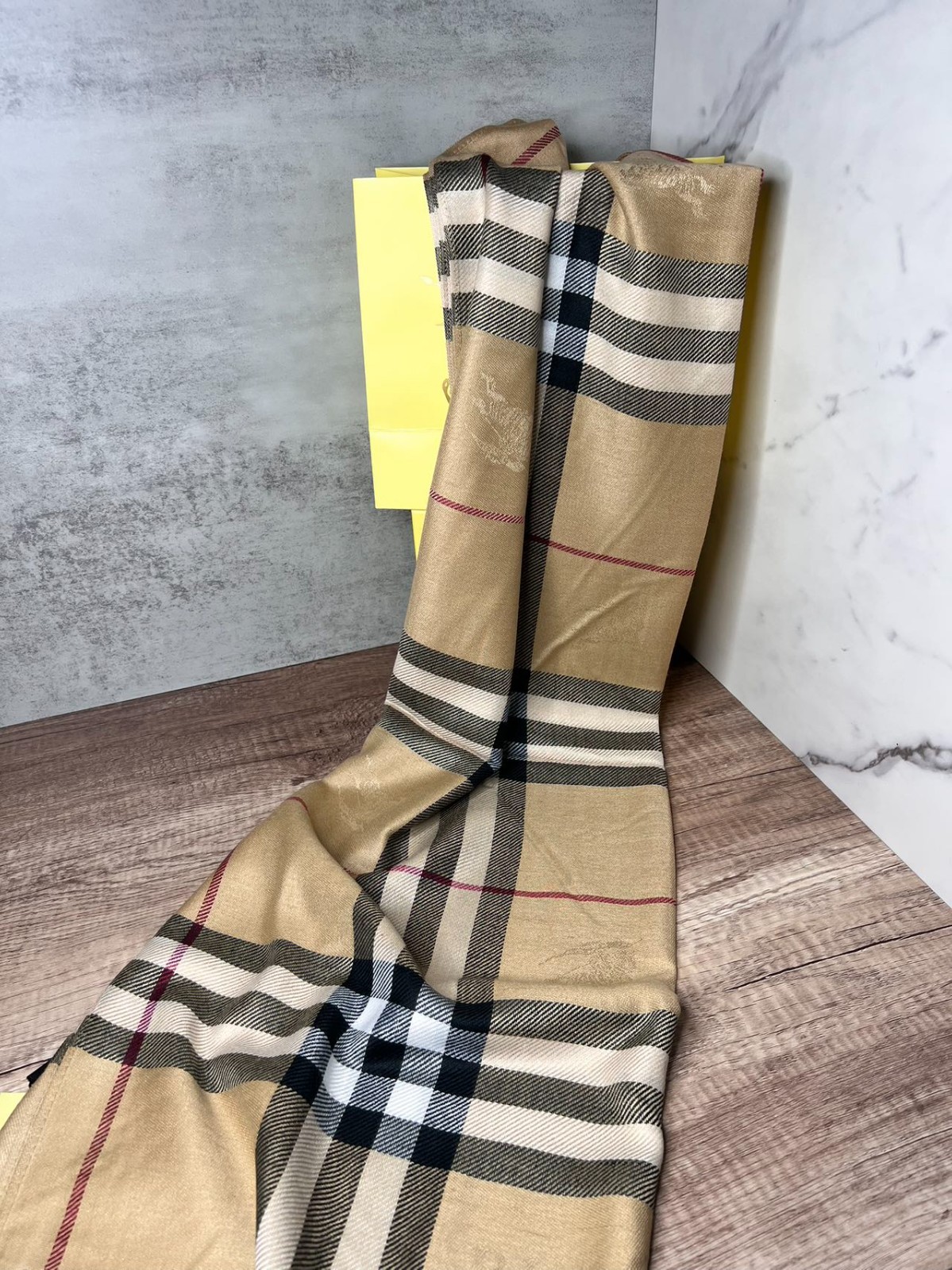 BURBERRY SCARF SHAWL AUTHENTIC 100% CASHMERE BEIGE BROWN BLACK CLASSIC LOGO