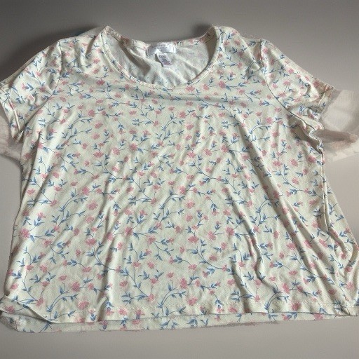 Kathy Ireland Sleepwear 2pc.Short Set, Off white Floral Size Large Lightweight